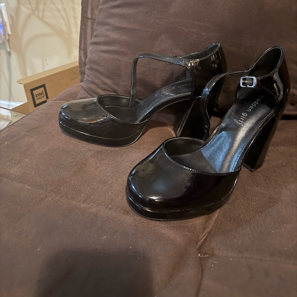 Steve Madden Glossy Black Heels